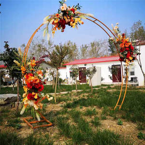 半圆形绢花拱门