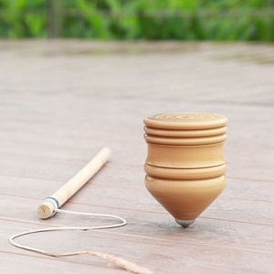 比赛专用陀螺玩具大全木带鞭子适合中老年人玩的健身广场新款大号