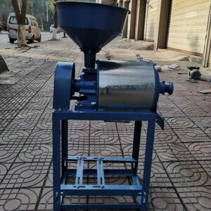 家用小型小麦磨面机五谷杂粮高粱加工磨粉机打粉超细脱皮面粉机