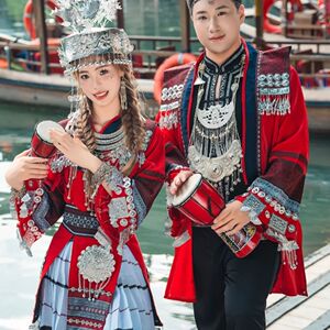 新款少数民族阿卯苗寨情侣装苗族红色旅拍云南民族服装大气贵州