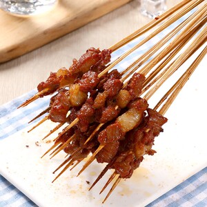 昭通小串正宗牛肉小串腌制肥牛串100支铁板手把串纯真牛肉串商用