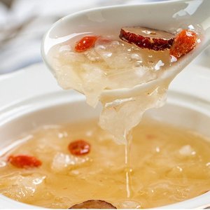 银耳羹雪梨红枣燕窝枸杞免煮冲泡即食冻干早餐银耳