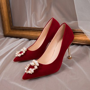 i冬天结婚婚鞋高级感红色红x鞋订婚鞋细跟绒面高跟鞋配婚纱女新娘