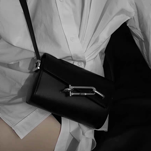 锁盒包小方包原创小众设计时尚女包锁扣包糖果色斜挎腋下包