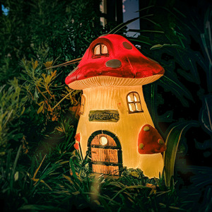 太阳能圣诞树脂蘑菇屋灯户外防水庭院花园摆件别墅草坪装饰小夜灯