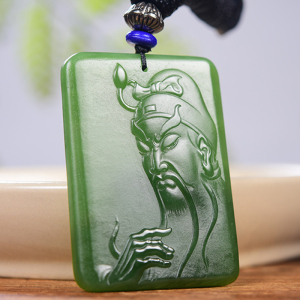 新疆玉雕大师学甲和田玉碧玉关公挂件 无黑点玉牌挂饰吊坠21克