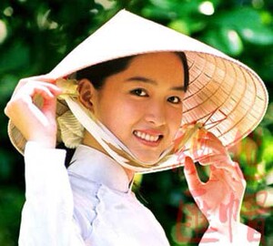 越南帽竹笠帽笠帽尖竹笠轻便斗笠拍照竹编帽遮阳挡雨竹叶演出奥黛