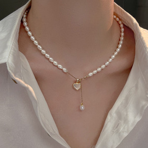 天然淡水小米粒珍珠项链女设计感小众高级贝壳爱心吊坠气质锁骨链
