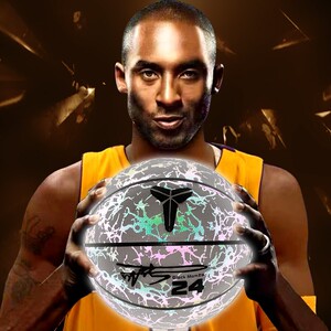 斯伯丁black mamba黑曼巴科比篮球发光夜光反光标准礼物闪电限量