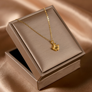 老凤祥黄金项链女999足金银杏叶吊坠设计感18k锁骨颈链情人节礼物