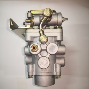 半挂车货车刹车泵三桥同步制动超前继动阀抓地虎变压百吨柔刹大王