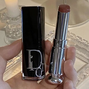 全员美丽~dior迪奥2022新品超模黑管漆光口红525#667#720#740