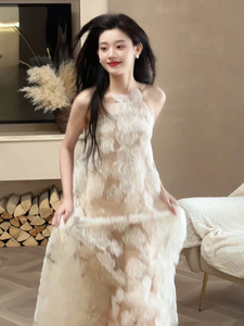 新中式回门服晨袍礼服日常可穿高端轻奢小众轻婚纱白色挂脖连衣裙