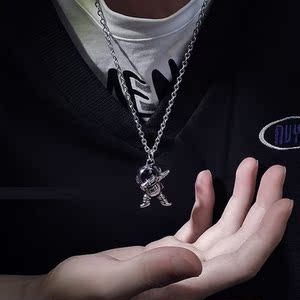 宇航员项链太空人吊坠情侣女饰品简约蹦迪饰品百搭挂坠挂链个性