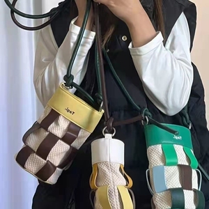 装水杯便携包水壶包百搭拼接水桶可爱撞色单肩可调节斜挎包女小众