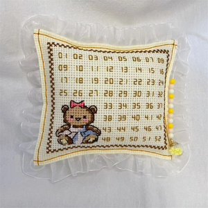 十字绣排线包 小熊饼干 彩色绣布 可爱卡通花边 挂件随机 成品