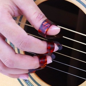 拇指琴手指套弹吉他护手指套硅胶防烫小提琴钢琴指套防痛保护手套