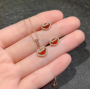 qeelin麒麟如意锁项链18k玫瑰金葫芦镶钻红玉髓yuyi吊坠锁骨链