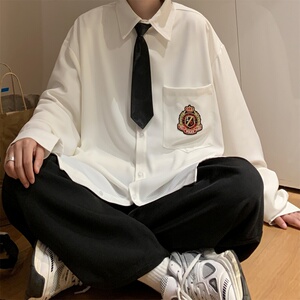 白色衬衫男潮学院风