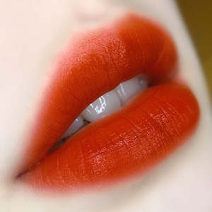 复古番茄色口红