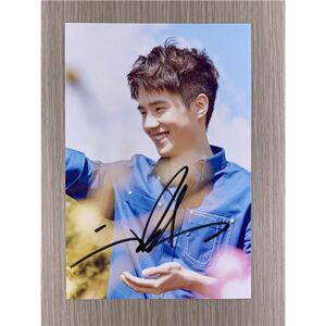 『冲冠』大陆明星刘昊然亲笔签名照片新款经典定妆照无仿无印刷