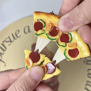 拉丝披萨玩具小红书同款钥匙扣搞怪解压仿真食玩挂件礼品钥匙扣