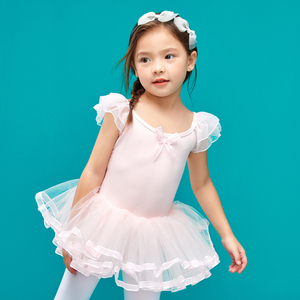 小女孩的舞蹈裙少儿