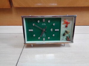 收藏怀旧-广州产 金属外壳 机械彩盘工艺金鱼图案闹表、闹钟，包