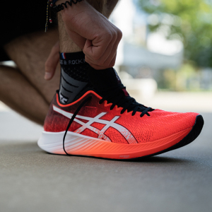 亚瑟士运动鞋女款碳板竞速跑步鞋男透气夏季缓震马拉松训练中长跑