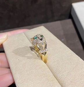 卡地亚彩宝戒指