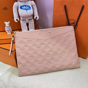 98新lv路易威登 嫩粉色 全皮印花 女士手拿包