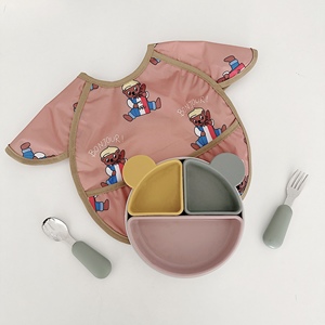 韩国ins婴儿辅食碗卡通宝宝餐盘吸盘式硅胶儿童餐具可拆卸分格盘