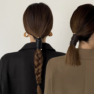 日系皮革绑束发带发饰品女2022新款高端低马尾铁丝头饰发绳扎头绳