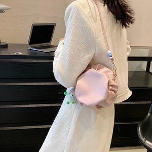 女生褶皱小圆包2024年新款日韩版设计高质感女包单肩斜挎包小包包
