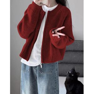 红色针织开衫女秋冬季欧货高级感圆领上衣短款拉链毛衣外套小个子