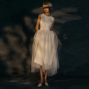 法式复古赫本白色轻婚纱高级设计感出门纱简约新娘领证登记礼服裙