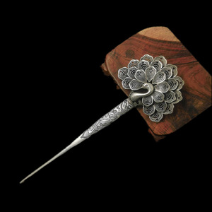 古玩杂项藏银苗银发簪女复古民族风古装头饰盘发白铜鎏银孔雀簪子