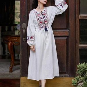 云南西藏民族风白色刺绣花连衣裙松紧腰尼泊尔度假穿搭灯笼袖长裙