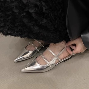 法式高级感包头凉鞋女2023年新款夏季配裙子水钻尖头银色平底单鞋