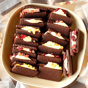 蔓越莓巧克力夹心牛轧饼干可可奶酥单独小包装糕点年货过年小零食