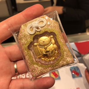 周大福招财猫御守日本限定樱花卡包999足金护身开运包包汽车挂件