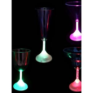LED杯子发光水杯七彩创意魔术闪光杯遇水倒水感应就会亮的变色杯