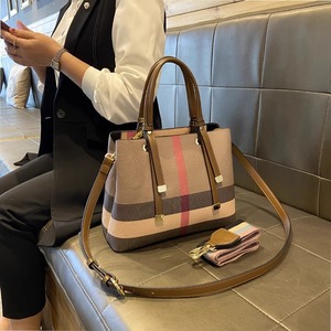 真皮包包女轻奢大牌2024韩版新款时尚单肩斜挎高级质感格子手提包
