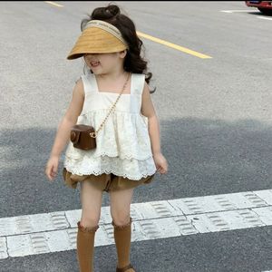 女童套装洋气背心刺绣娃娃衫2023中小童女宝无袖上衣花