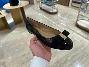 法国代购 FERRAGAMO/菲拉格慕 24新款女士Varina芭蕾舞平底鞋单鞋
