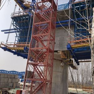工地基坑安全梯笼路桥梁施工高墩建筑安全爬梯护笼柱防护网通道