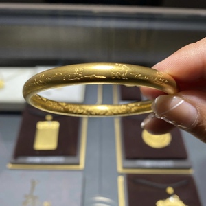 周大福传承系列如来敦煌九色鹿福禄足金黄金手镯计价f221430甄品