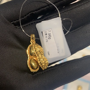 周大福足金黄金999好事发生花生吊坠项坠挂坠母亲节礼物