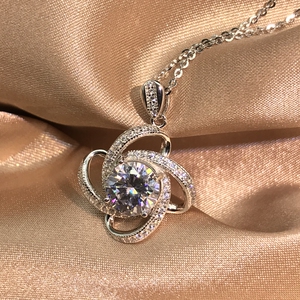 2克拉莫桑钻吊坠