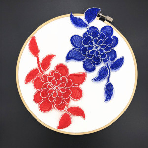 红色牡丹花旗袍